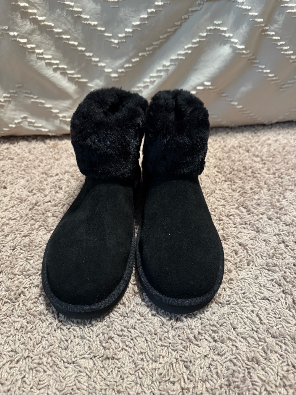 Koolaburra Black Faux Fur Cuff Slip-On Booties